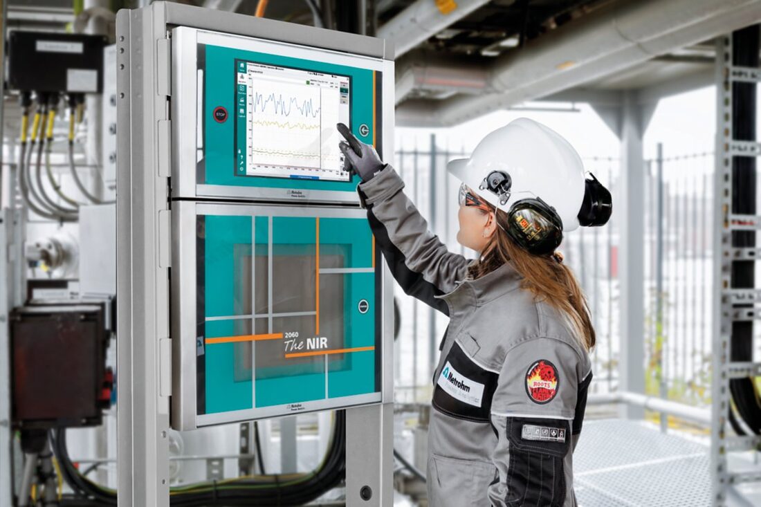 Metrohm Process Analytics, Process NIR, 2060 platform,  2060 NIR cabinet, 2060 the NIR, operator, ATEX, Automated analysis, 2060 Software, OMNIS spectroscopy, Inline analysis, process environment, biodiesel, Stainless steel